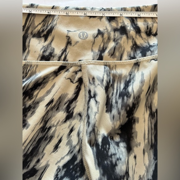 Lululemon Wunder Under Leggings - Picture 3 of 3